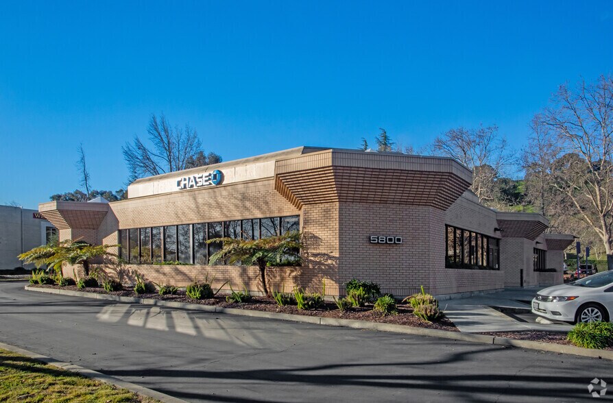 5800 Stoneridge Mall Rd, Pleasanton, CA à vendre - Photo de l’immeuble – Image 3 sur 12