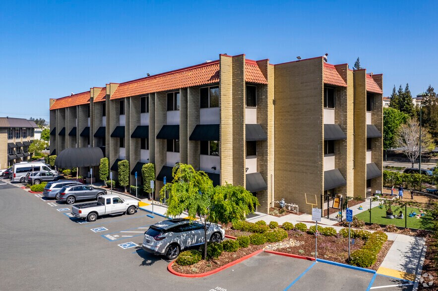 1910 Olympic Blvd, Walnut Creek, CA à louer - Photo de l’immeuble – Image 1 sur 4