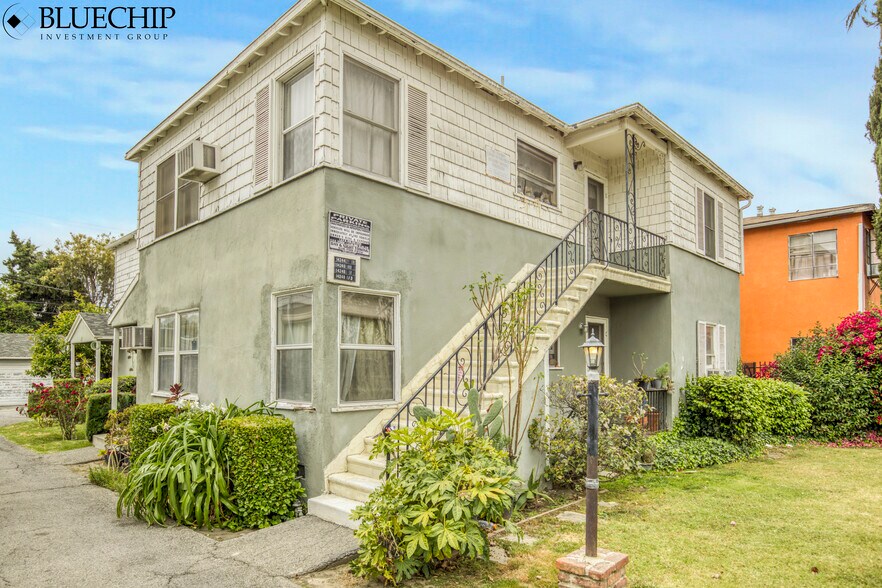 14240-14244 Delano St, Van Nuys, CA à vendre - Photo de l’immeuble – Image 3 sur 12