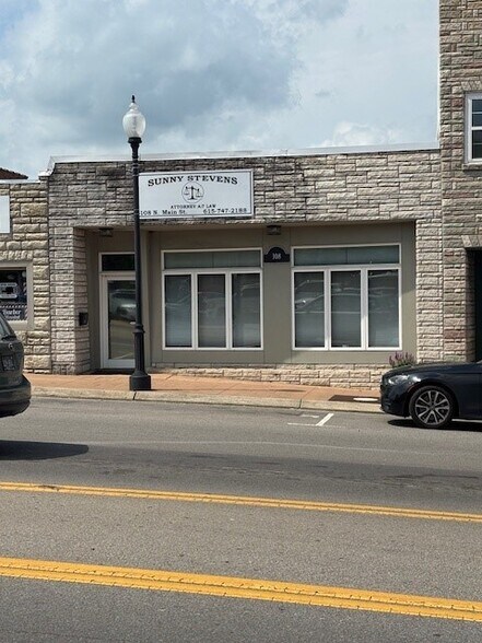 108 N Main St, Ashland City, TN à louer - Photo de l’immeuble – Image 2 sur 15