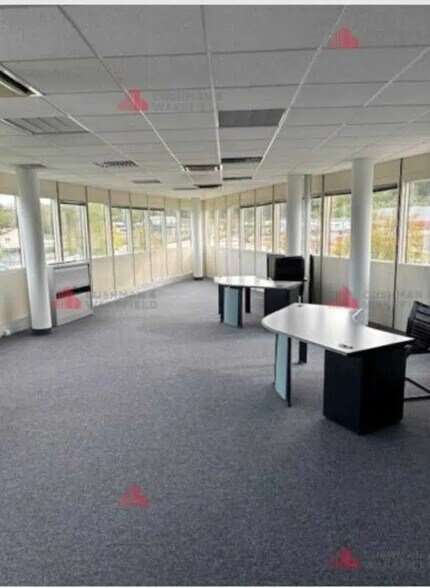 Bureau dans Miserey-Salines à louer - Photo de l’immeuble – Image 3 sur 5