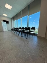 2820 NE 214th St, Aventura, FL à louer Photo de l’immeuble– Image 2 sur 11