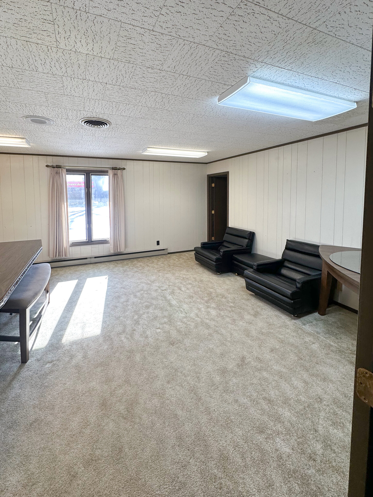 511 N Wayne St, Angola, IN à vendre Photo intérieure– Image 1 sur 3