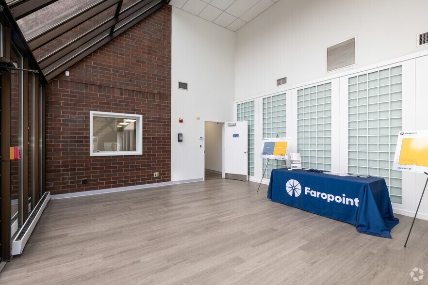 150 Rittenhouse Cir, Bristol, PA à louer - Hall d’entrée – Image 2 sur 14