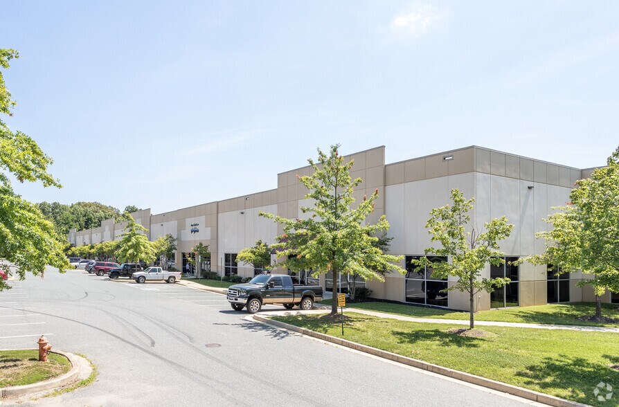 6200 Days Cove Rd, White Marsh, MD à louer - Photo de l’immeuble – Image 3 sur 8