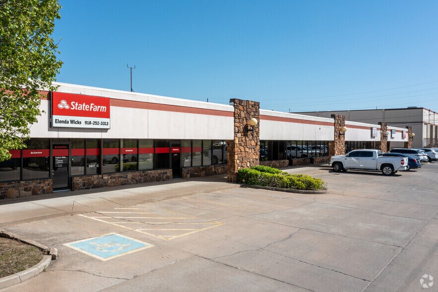 5800-5807 S Garnett Rd, Tulsa, OK à louer - Photo principale – Image 1 sur 9