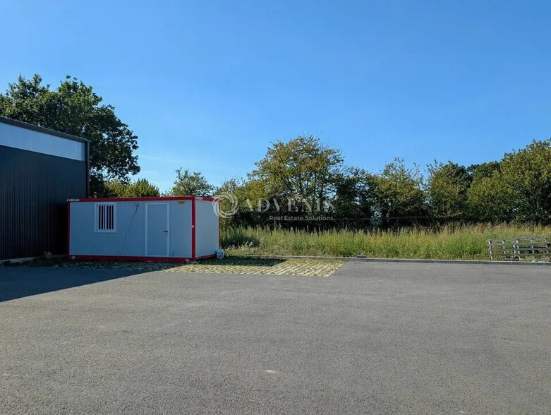 Local d’activités dans Taden à louer - Photo de l’immeuble – Image 2 sur 12