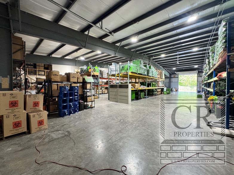 72 Airport Dr, Wappingers Falls, NY à vendre - Photo de l’immeuble – Image 3 sur 15
