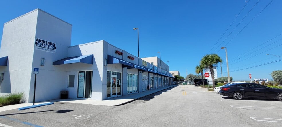 14900 SW 136th St, Miami, FL à louer - Photo de l’immeuble – Image 3 sur 19