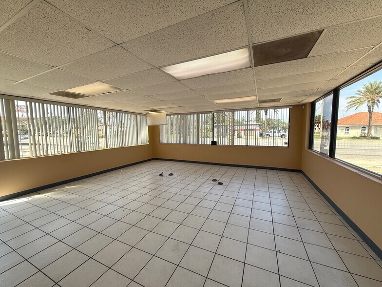 1615 S Ridgewood Ave, Daytona Beach, FL à vendre - Photo intérieure – Image 3 sur 9