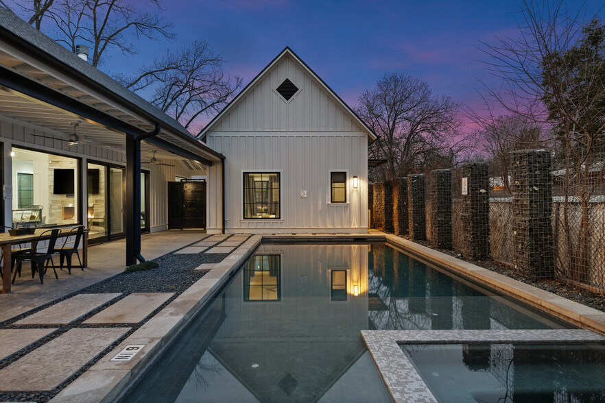 106 E College St, Fredericksburg, TX à vendre - Photo principale – Image 1 sur 28