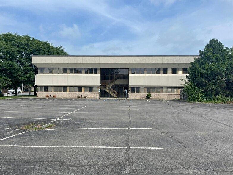1735 Central Ave, Albany, NY à vendre - Photo de l’immeuble – Image 1 sur 60