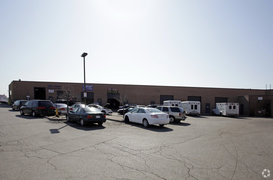 2305 Markham Rd, Toronto, ON à louer - Photo de l’immeuble – Image 2 sur 3