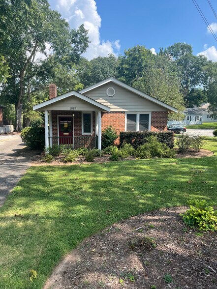 1684 Prince Ave, Athens, GA à louer - Photo de l’immeuble – Image 1 sur 8