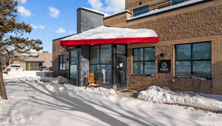2145 Dunwin Dr, Mississauga, ON à louer - Photo de l’immeuble – Image 3 sur 13