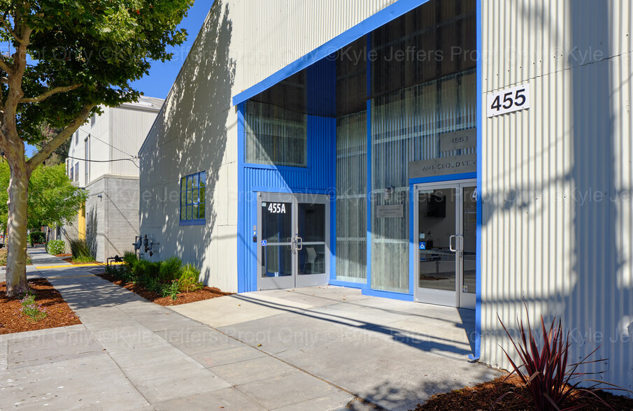 455 Portage Ave, Palo Alto, CA à louer - Photo de l’immeuble – Image 2 sur 7