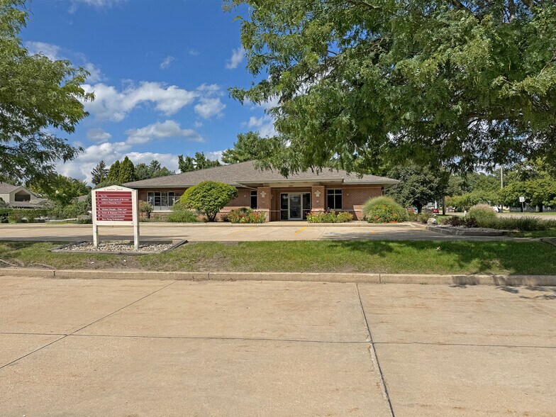 1001 N Hickory Rd, South Bend, IN à louer - Photo de l’immeuble – Image 1 sur 11