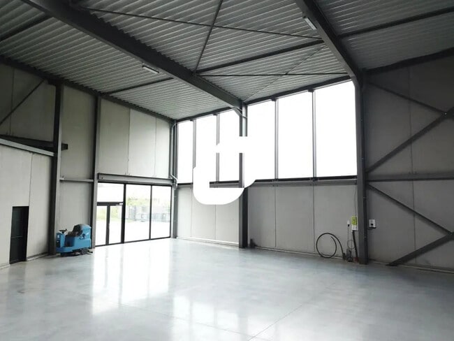 Plus de détails pour 2 Rue Pierre-Antoine Delahousse, Roncq - Bureau, Local d'activités à louer