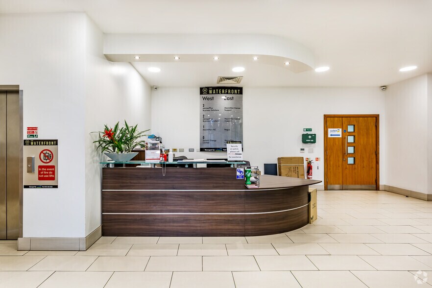 Salts Mill Rd, Shipley à louer - Hall d’entrée – Image 2 sur 16