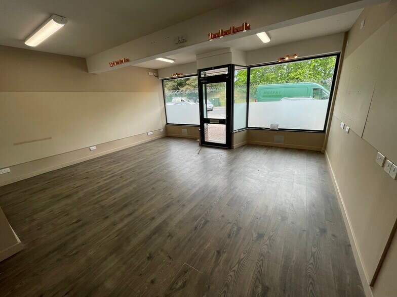 406 & 410 Yorktown Rd, Sandhurst à louer - Photo intérieure – Image 2 sur 2