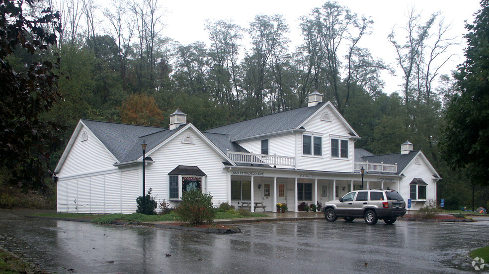 1 Route 37 E, Sherman, CT à louer - Photo principale – Image 1 sur 1