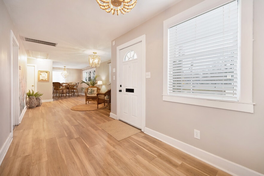 1512 E Bayview Blvd, Norfolk, VA à vendre - Photo intérieure – Image 3 sur 35