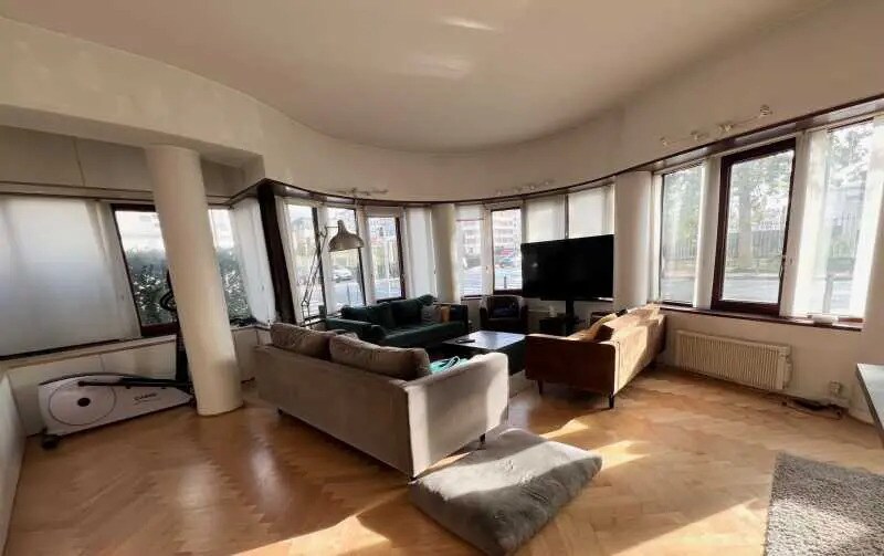 Bureau dans Charenton-le-Pont à vendre - Photo de l’immeuble – Image 3 sur 5