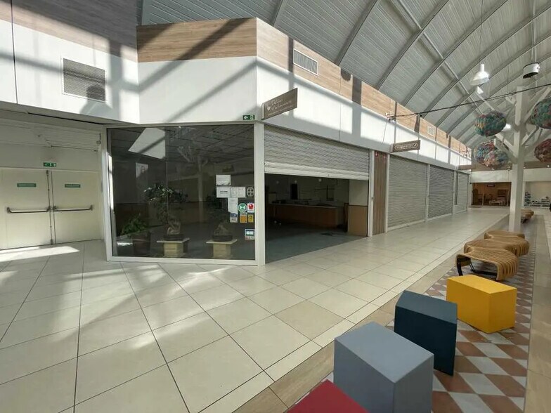 Local commercial dans Méru à louer - Photo de l’immeuble – Image 2 sur 4