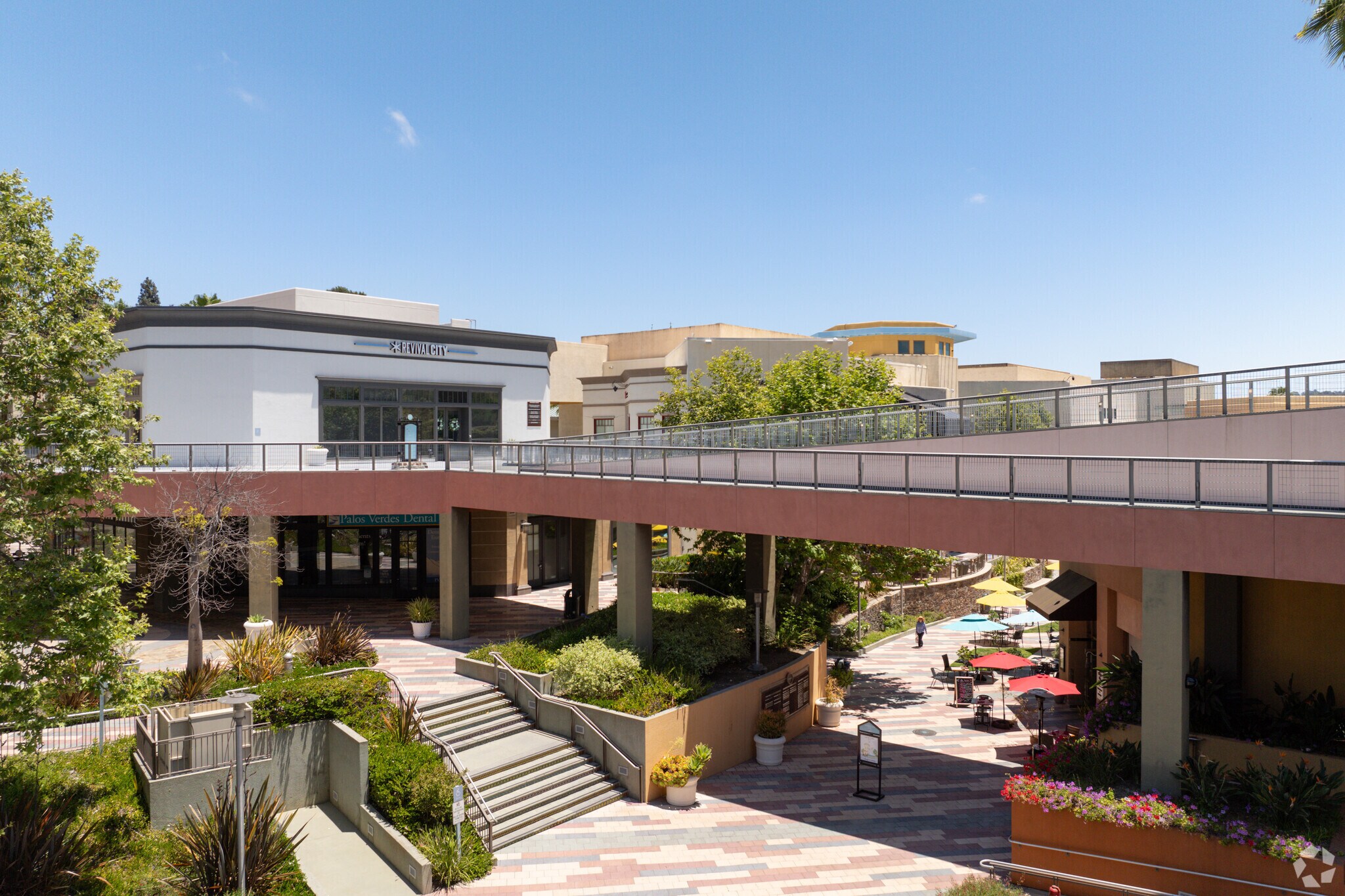 520-550 Deep Valley Dr, Rolling Hills Estates, CA à louer Photo principale– Image 1 sur 10