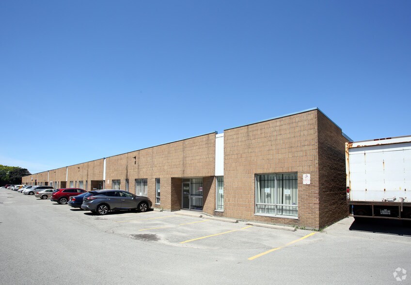 2245 Midland Ave, Toronto, ON à louer - Photo de l’immeuble – Image 2 sur 6