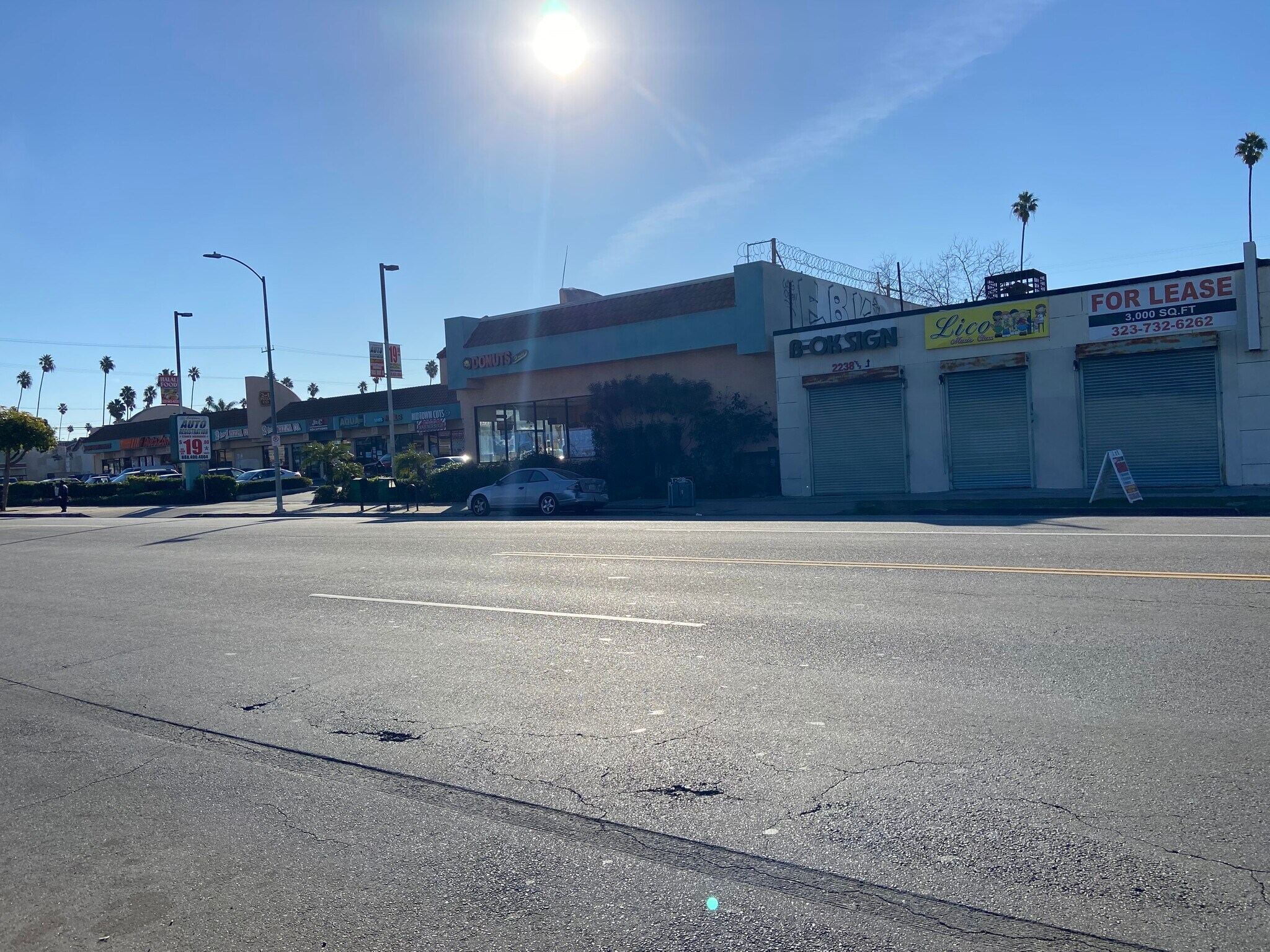 2240 W Washington Blvd, Los Angeles, CA à louer Photo de l’immeuble– Image 1 sur 11