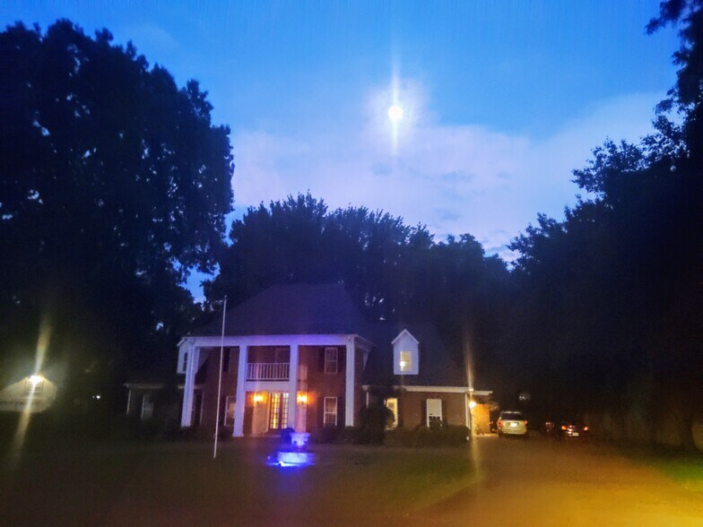 8201 Everwood Cv, Germantown, TN à vendre - Photo de l’immeuble – Image 3 sur 28