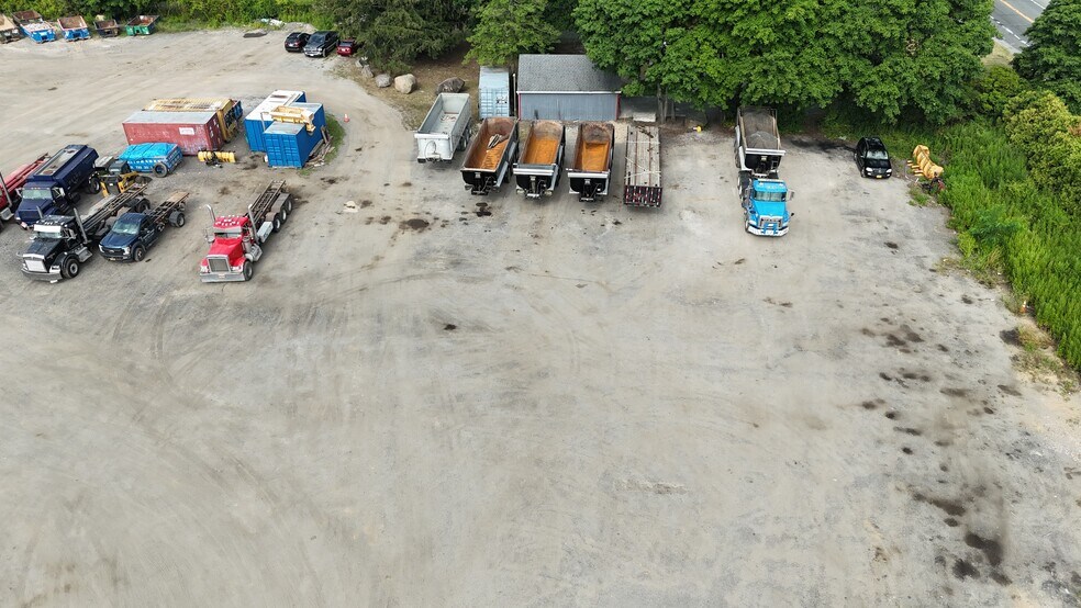 4371 Middle Country Rd, Calverton, NY à louer - Photo de l’immeuble – Image 2 sur 7