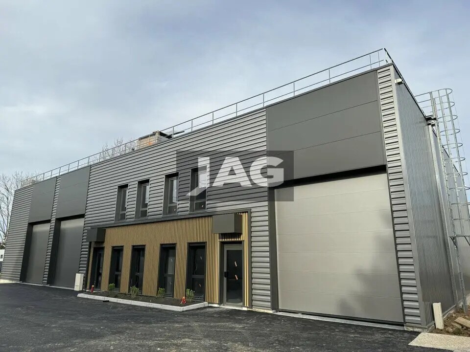 Local d'activités dans Vénissieux à vendre Photo de l’immeuble– Image 1 sur 10