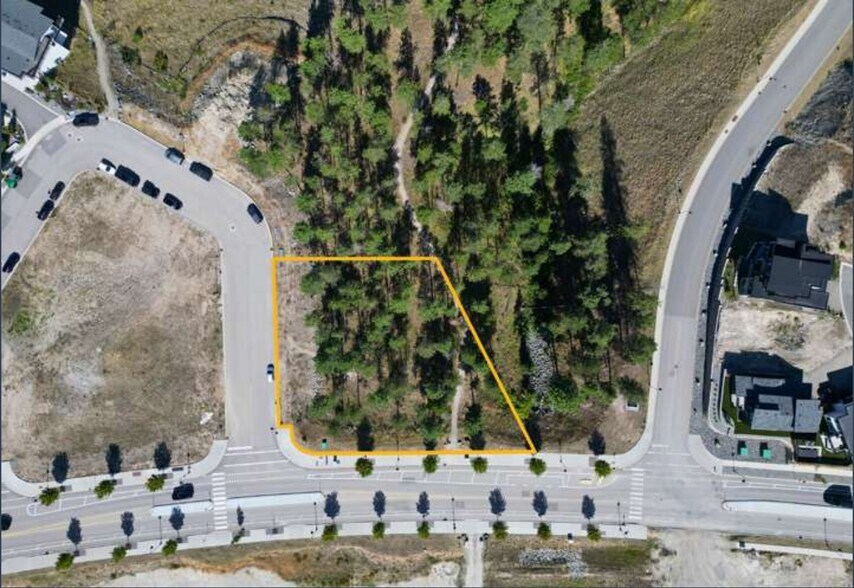 1810 Hilltop, West Kelowna, BC à vendre - Photo de l’immeuble – Image 2 sur 4