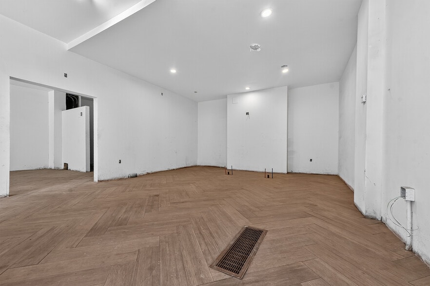 521 Larimer Ave, Pittsburgh, PA à louer - Photo intérieure – Image 3 sur 15