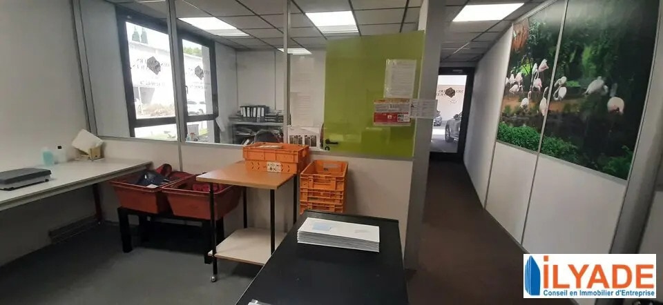 1140 Rue André Ampère, Aix-en-Provence à louer - Photo de l’immeuble – Image 3 sur 7