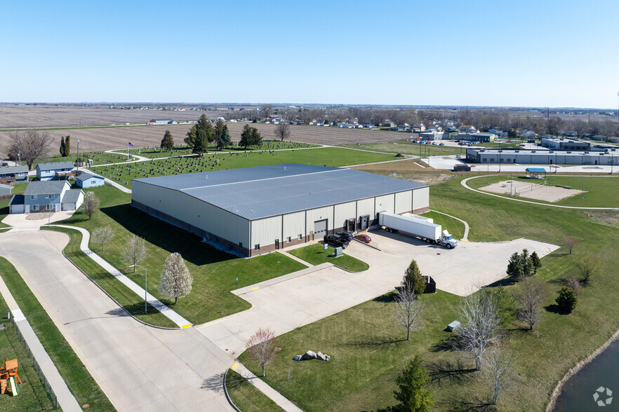 319 Washington Ave, Bondurant, IA à vendre - Aérien – Image 2 sur 5