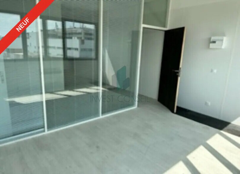 Bureau dans Villeneuve-la-Garenne à louer - Photo de l’immeuble – Image 2 sur 9
