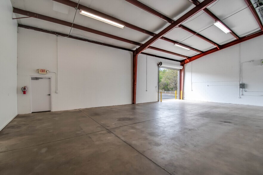2200 NE 36th Ave, Ocala, FL à louer - Photo de l’immeuble – Image 3 sur 9
