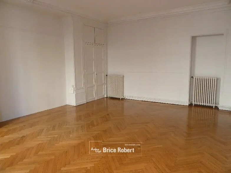 Bureau dans Lyon à louer - Photo de l’immeuble – Image 3 sur 11