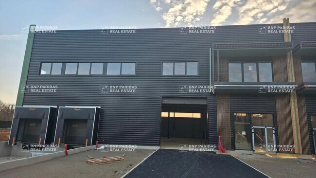 Plus de détails pour Bureau, Local d'activités à louer