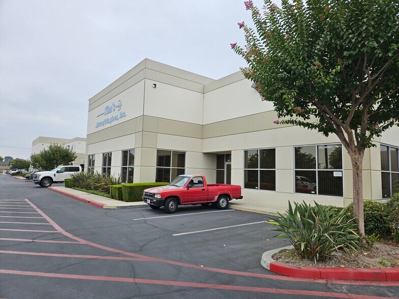 6105 Obispo Ave, Long Beach, CA à vendre - Photo de l’immeuble – Image 3 sur 7