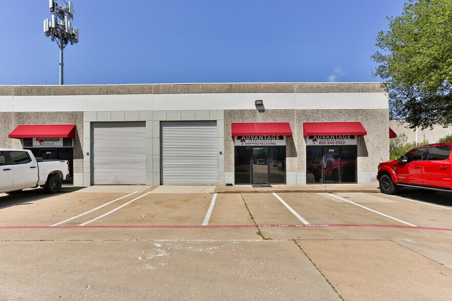 1000 Post and Paddock Ln, Grand Prairie, TX à louer - Photo de l’immeuble – Image 2 sur 10