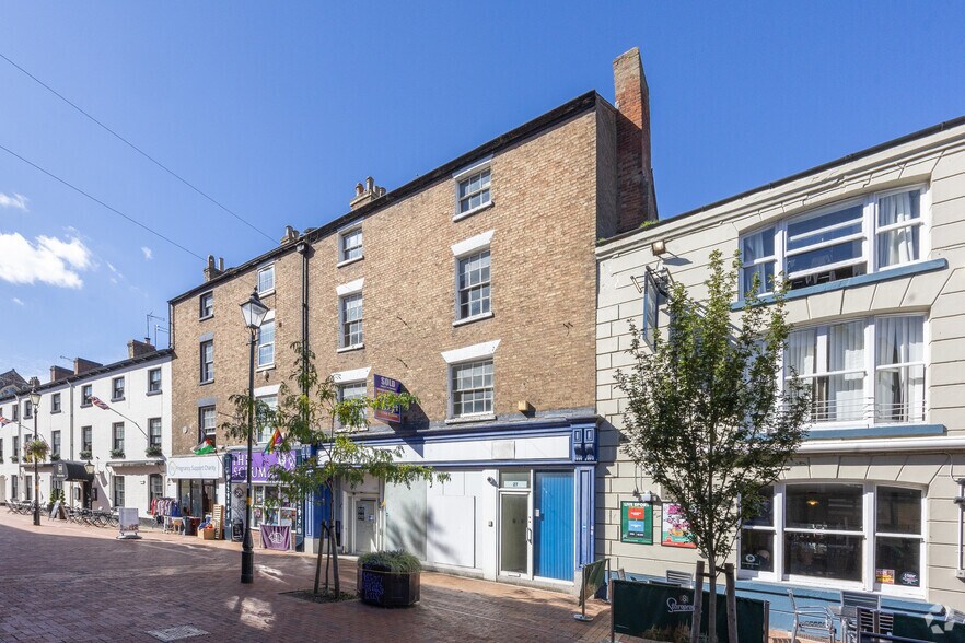 26-27 Sheep St, Rugby à louer - Photo principale – Image 1 sur 3