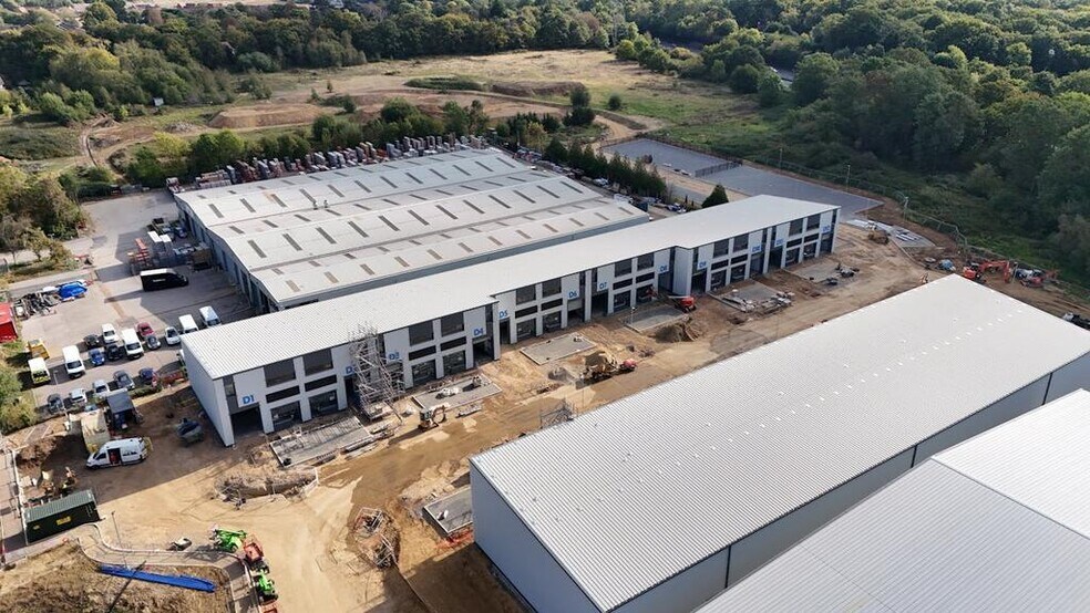 London Rd, Send à louer - Photo de l’immeuble – Image 2 sur 6