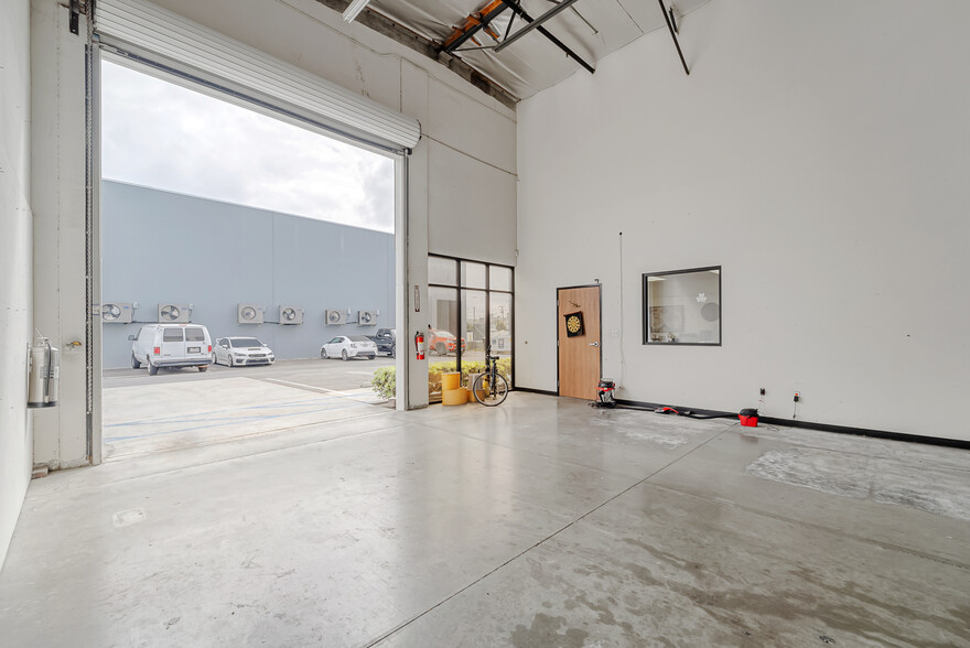 8721 Aviation Blvd, Inglewood, CA à louer - Photo de l’immeuble – Image 3 sur 18