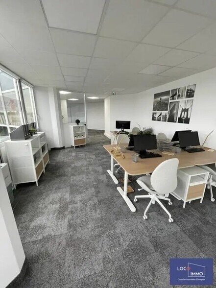 Bureau dans Pessac à louer - Photo de l’immeuble – Image 3 sur 8