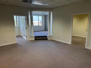 5 Harris Ct, Monterey, CA à louer Photo intérieure– Image 1 sur 6