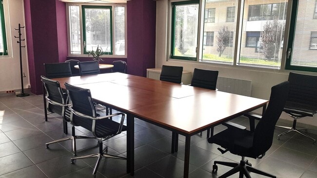 Plus de détails pour 30 Rue Auguste Piccard, Saint-Genis-Pouilly - Coworking à louer